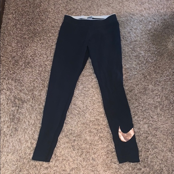 Nike Pants - Women’s Nike leggings